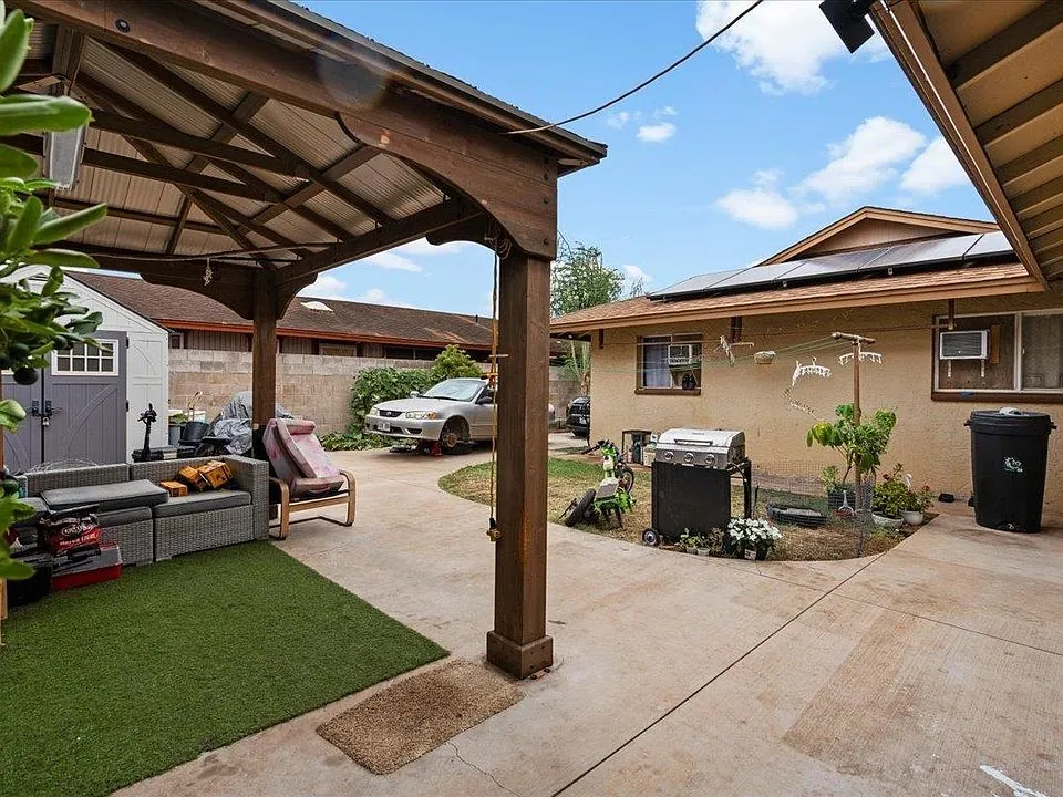 110 Aoloa Loop, Kahului: covered patio and backyard